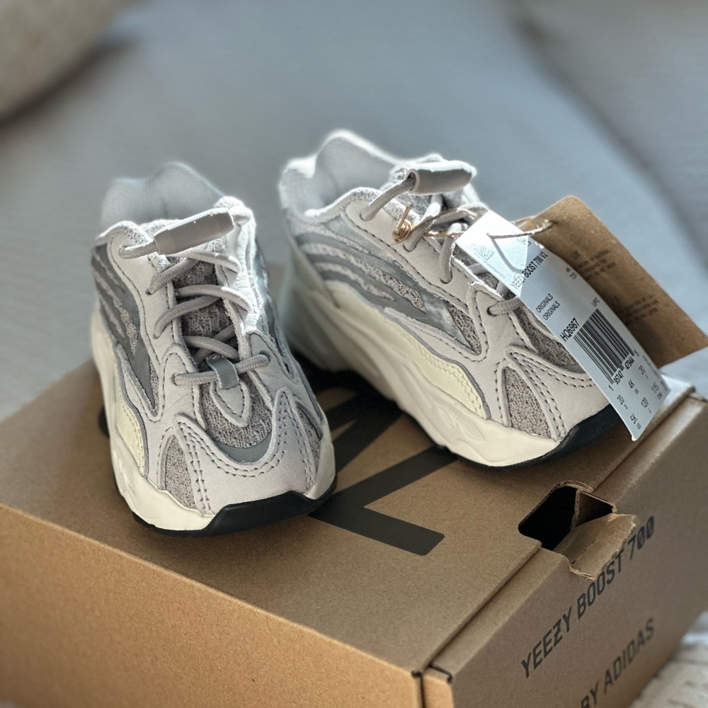 Yeezy Boost 700 V2 Infant